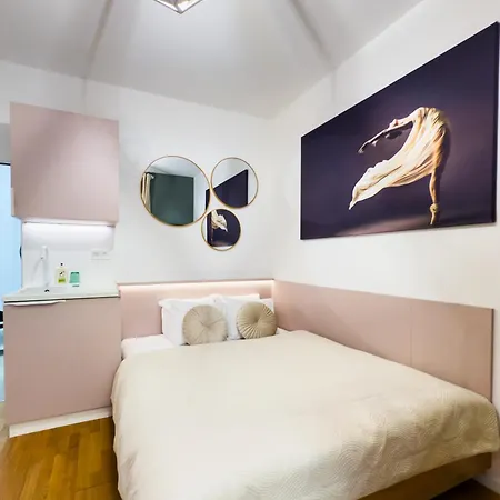 Turnkey I National Museum Apartment Prag