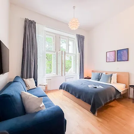 Turnkey I National Museum Apartment Prag